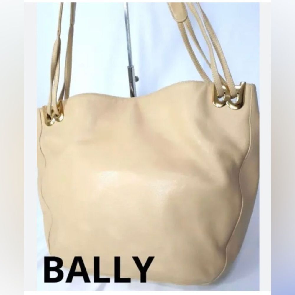 Authentic 🔥🔥 Bally schultertasche Echt Leder bag in beige butter color $FIRM